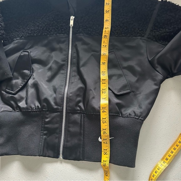 Nike Cropped paneled shell and bouclé bomber jacket - Picture 10 of 16